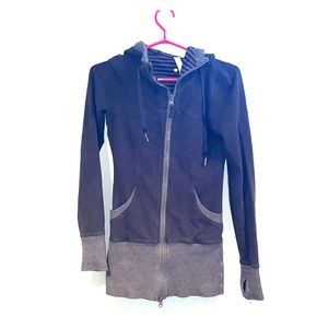 Lululemon sweater dark grey zip up size 2